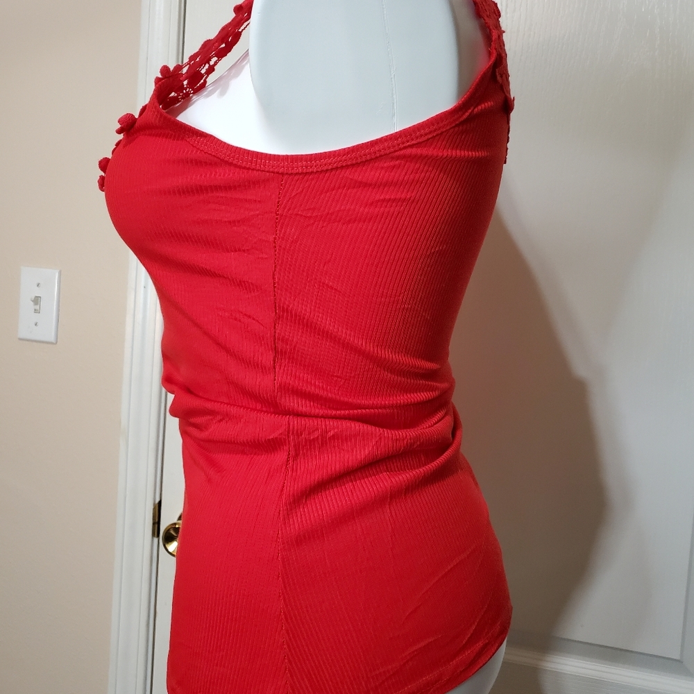 Win & Win,Red Top Tank Blouse - Picture 4 of 9